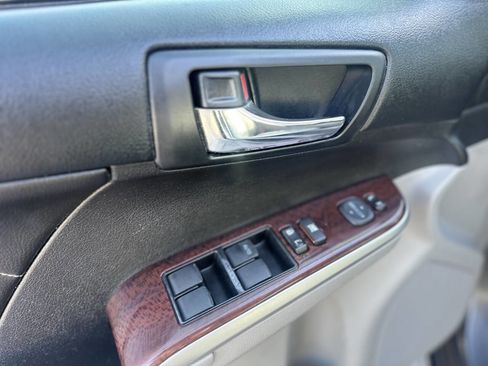 Used 2014 Toyota Camry XLE image 10