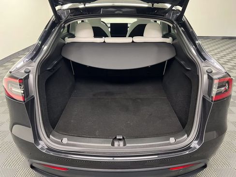 Used 2024 Tesla Model Y Long Range AWD/4WD image 8