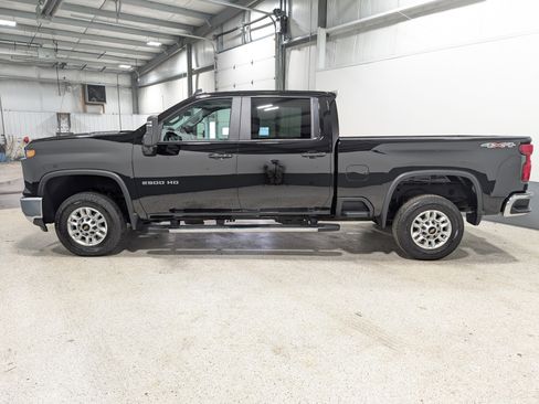 Used 2024 Chevrolet Silverado 2500 LT image 6