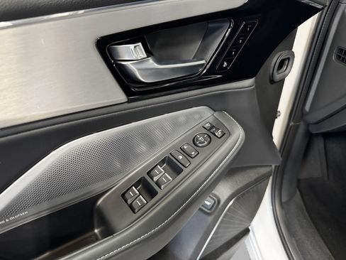 Certified 2026 Acura MDX FWD w/ Technology Package image 38
