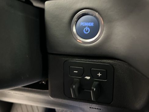 New 2024 Toyota Tundra Platinum AWD/4WD image 23