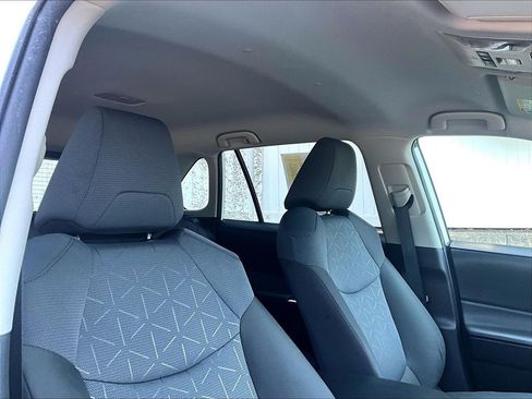 Used 2025 Toyota RAV4 XLE AWD/4WD image 22