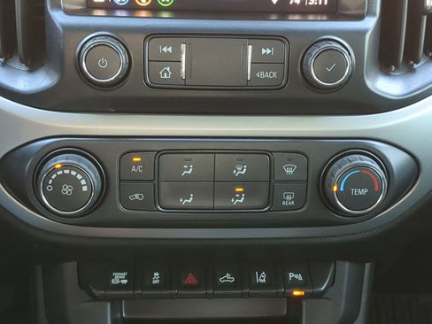 Used 2019 Chevrolet Colorado LT w/ LT Convenience Package image 24