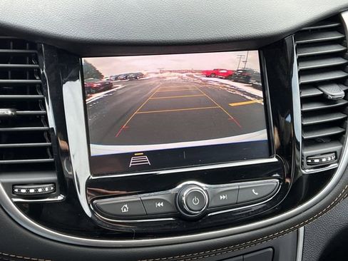 Used 2022 Chevrolet Trax LT w/ LT Convenience Package image 28