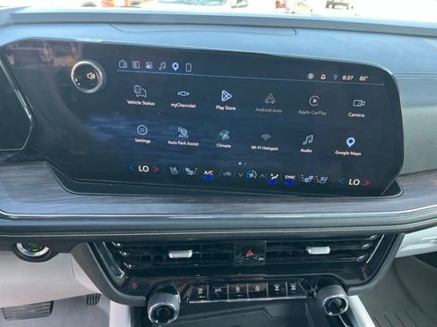Used 2025 Chevrolet Suburban Premier RWD image 24