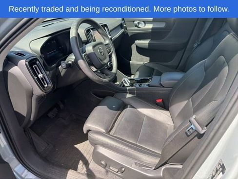 Used 2024 Volvo XC40 B5 Plus AWD/4WD image 3