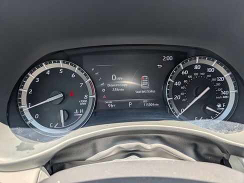 Used 2020 Toyota Highlander XLE FWD image 17