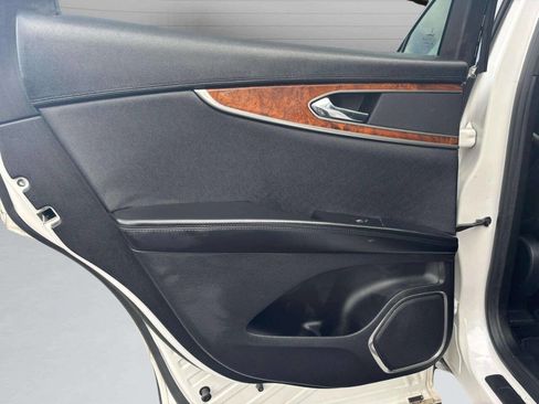 Used 2016 Lincoln MKX Reserve w/ Driver Assistance Package image 14