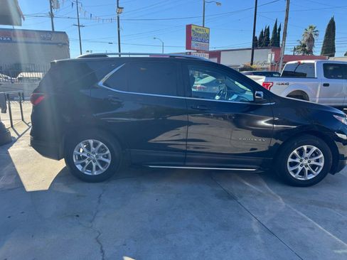 Used 2018 Chevrolet Equinox LT w/ Sun & Infotainment Package image 4