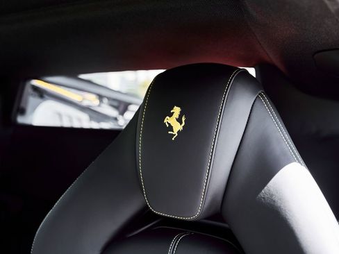 Used 2021 Ferrari F8 Tributo image 51