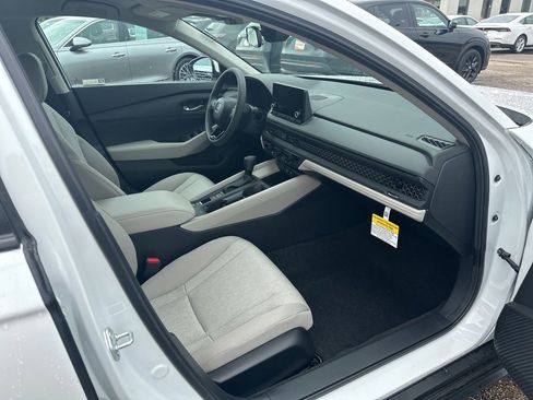 Used 2024 Honda Accord LX image 17