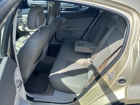 Used 2010 Dodge Avenger SXT image 10