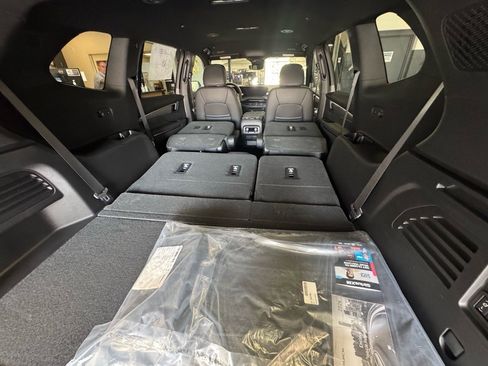 New 2026 Buick Enclave Preferred w/ Power Package image 9