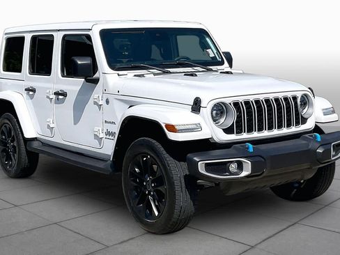 Used 2024 Jeep Wrangler Unlimited Sahara w/ Safety Group AWD/4WD image 3