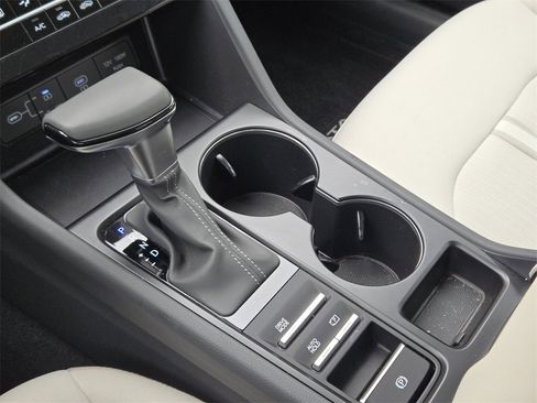 Used 2025 Hyundai Sonata SE image 16