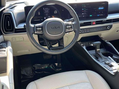 Used 2025 Kia Sorento S w/ Panoramic Sunroof Package FWD image 2