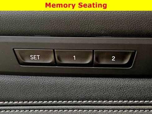 Used 2023 BMW M550i xDrive M550i xDrive w/ Dynamic Handling Package image 32