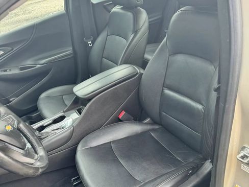 Used 2016 Chevrolet Malibu LT w/ Leather Package FWD image 11