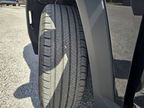 Used 2025 GMC Terrain Elevation image 29