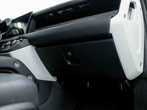 Used 2023 Land Rover Defender 130 SE image 56