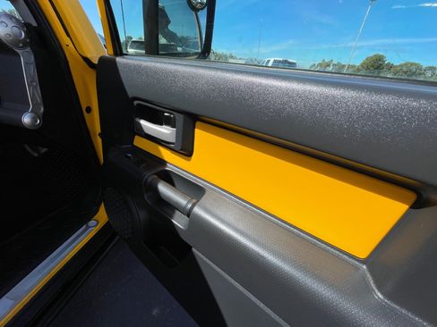 Used 2007 Toyota FJ Cruiser 4WD image 24