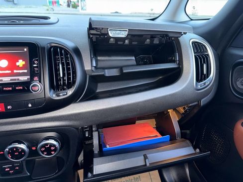 Used 2014 FIAT 500L Trekking FWD image 40