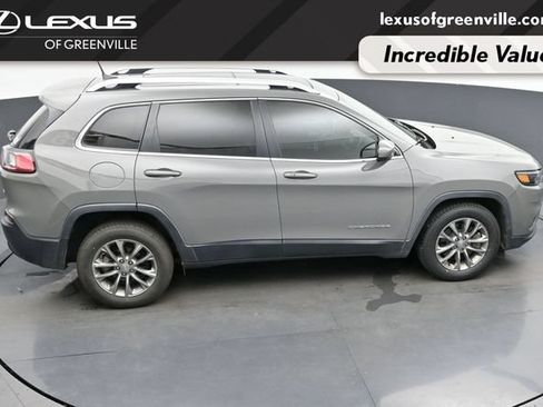 Used 2019 Jeep Cherokee Latitude Plus w/ Comfort/Convenience Group FWD image 20