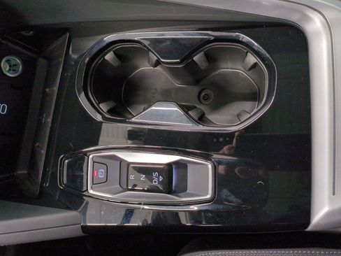 Used 2025 Audi Q5 Premium w/ Convenience Package image 29