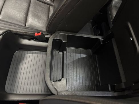 Used 2023 Chevrolet Suburban High Country AWD/4WD image 18