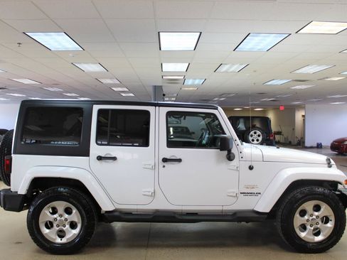 Used 2013 Jeep Wrangler Unlimited Sahara w/ Connectivity Group AWD/4WD image 23