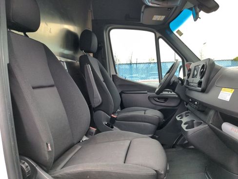 Used 2022 Mercedes-Benz Sprinter 144 Cargo w/ Parking Package image 26