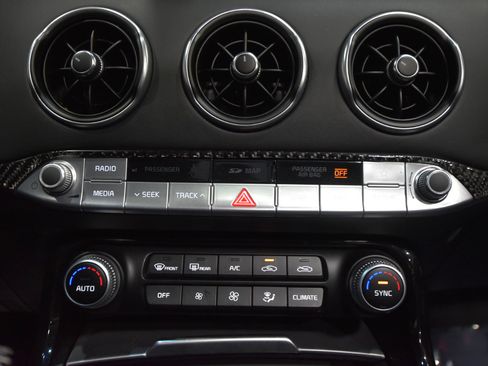 Used 2018 Kia Stinger GT2 image 34