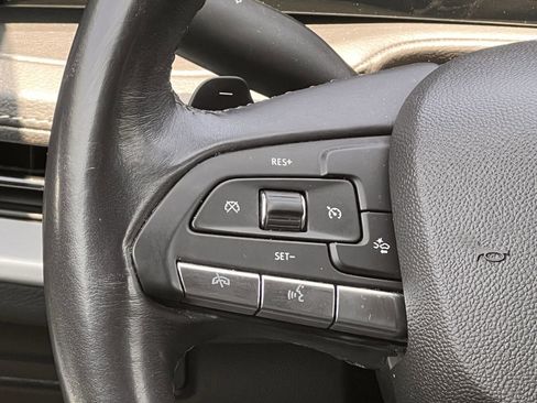 Used 2024 Cadillac XT4 Premium Luxury AWD/4WD image 12