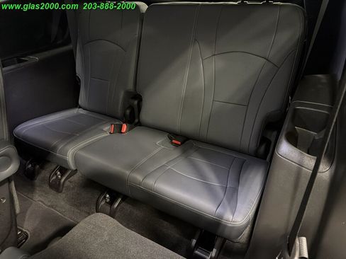 Used 2018 Buick Enclave Premium AWD/4WD image 30