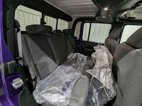 New 2026 Jeep Gladiator Sport image 10