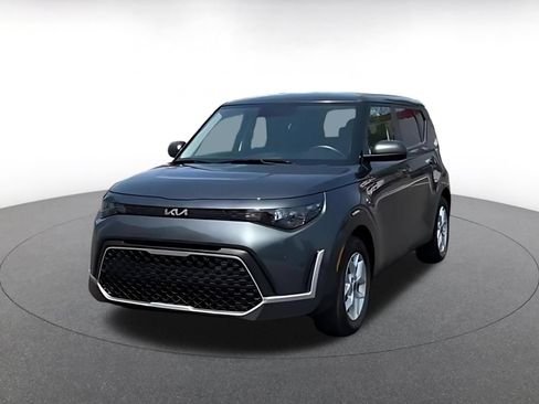 Used 2025 Kia Soul LX w/ LX Technology Package FWD image 7