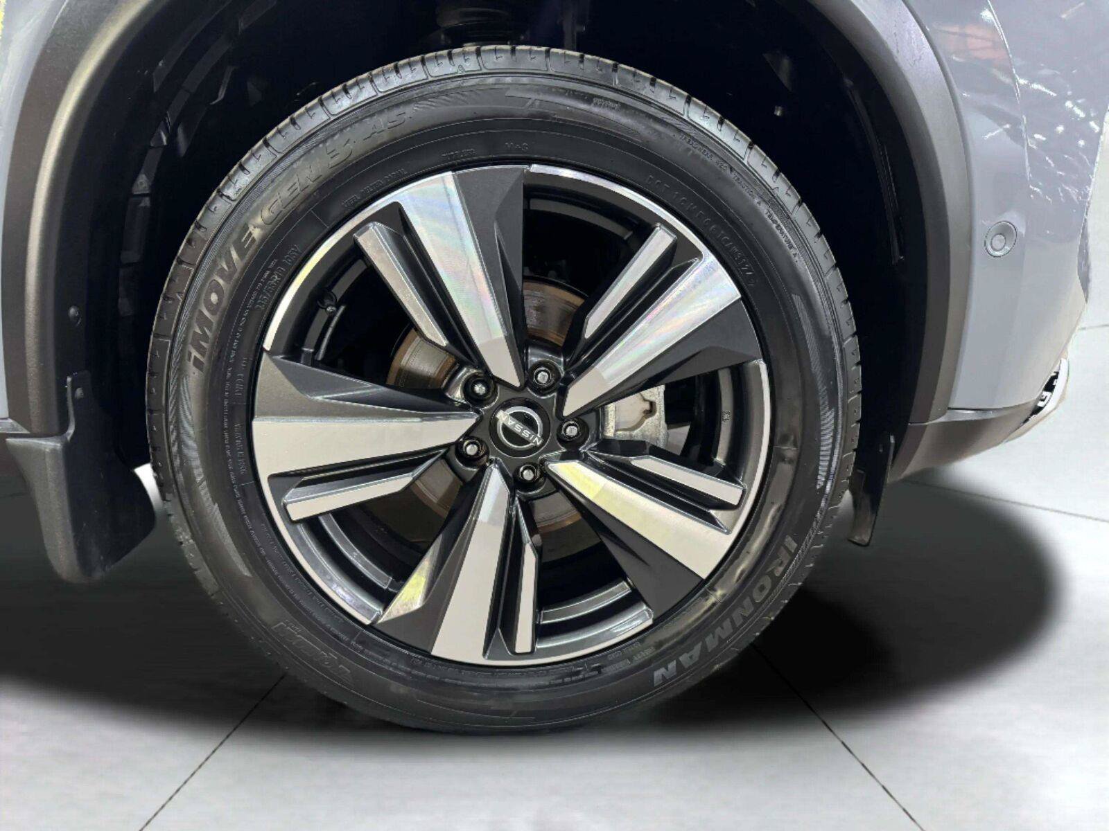 Used 2023 Nissan Rogue Platinum FWD image 41