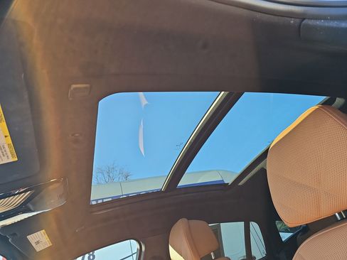 Used 2023 BMW X6 xDrive40i w/ M Sport Package image 31