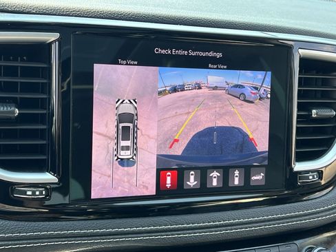 Used 2022 Chrysler Pacifica Limited AWD/4WD image 27