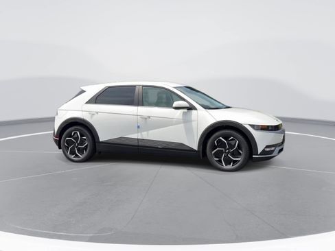 Used 2023 Hyundai Ioniq 5 SEL AWD/4WD image 4