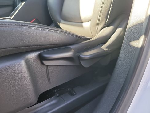 Used 2024 Buick Encore GX Sport Touring image 18