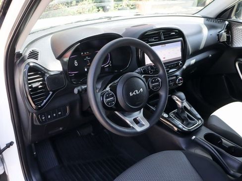 Used 2023 Kia Soul S FWD image 20