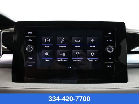 Certified 2025 Volkswagen Taos SE w/ Panoramic Sunroof Package image 23