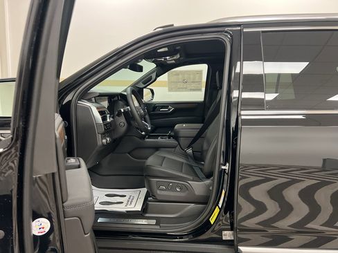 New 2026 GMC Yukon Denali w/ Sun & Power Step Package image 5