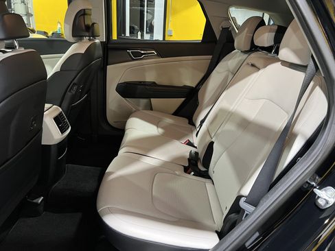 Used 2023 Kia Sportage EX image 18