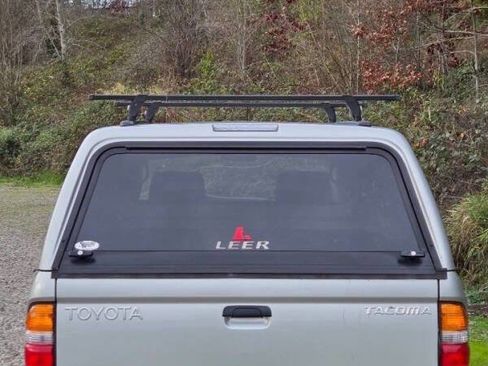 Used 2002 Toyota Tacoma 2WD Regular Cab image 10