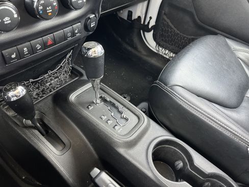 Used 2015 Jeep Wrangler Unlimited Sahara w/ Dual Top Group image 24