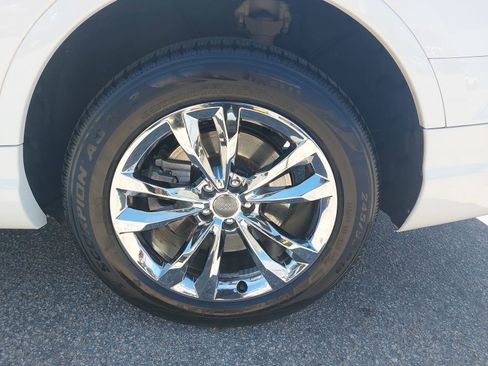 Used 2019 Audi Q7 3.0T Premium w/ Convenience Package AWD/4WD image 35