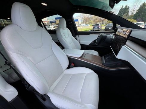 Used 2022 Tesla Model X image 35