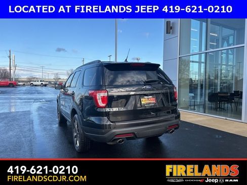 Used 2018 Ford Explorer XLT w/ Equipment Group 202A image 7